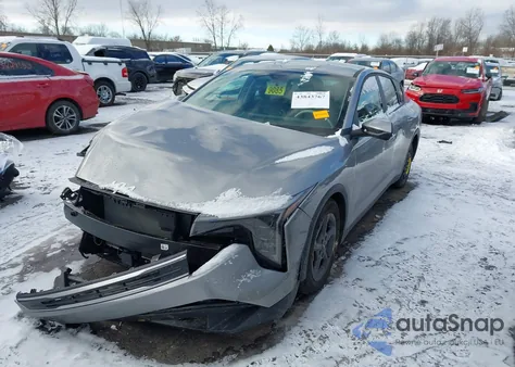 2025 Kia K4 Lxs из США, поврежденный, VIN 3KPFT4DE2SE206963